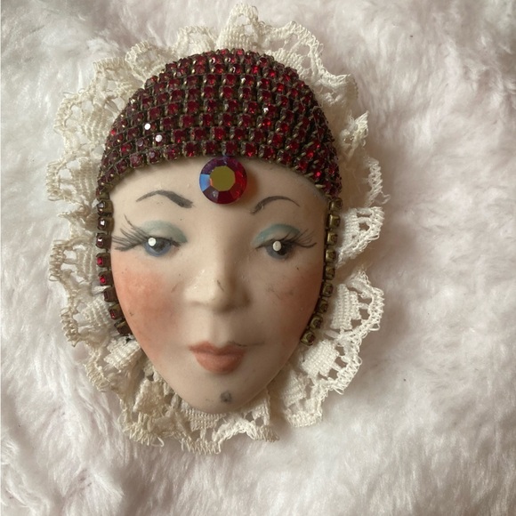 Vintage Porcelain Art Deco Inspired Flapper Girl Brooch - Picture 2 of 8